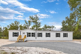 5675 N Crater Lake Cir, Keystone Heights, FL 32656
