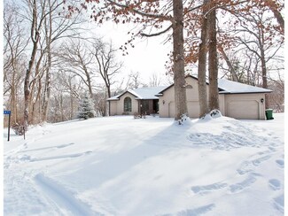 1447 Trail Bend Dr NW, Swisher, IA 52338