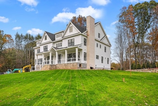 150 Wildwood Rd, Stamford, CT 06903