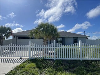 8014 Oakleaf Cir, La Belle, FL 33935
