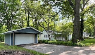 6820 Cherry, Coloma, MI 49038