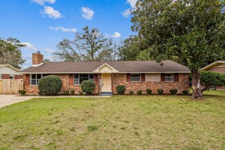 3870 San Gabriel Dr, Pensacola, FL 32504