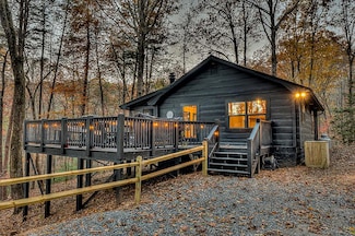 226 Lakeside Dr, Blue Ridge, GA 30513