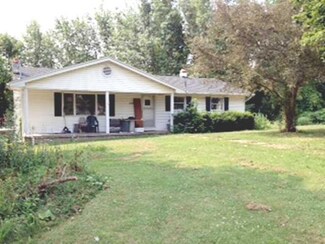 11090 W Shelby Rd, Medina, NY 14103