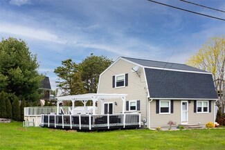 13 Drawbridge Dr, West Warwick, RI 02893