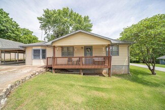 287 Spring St, Forsyth, MO 65653