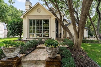 2602 Woods Ln, Garland, TX 75044