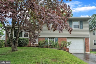 607 Wynnbrook Rd, Secane, PA 19018