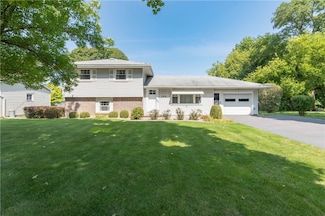 1376 Weiland Rd, Rochester, NY 14626