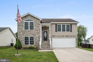 81 Toulouse Ln, Martinsburg, WV 25403