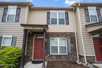 427 Sullivan Loop Rd, Midway Park, NC 28544
