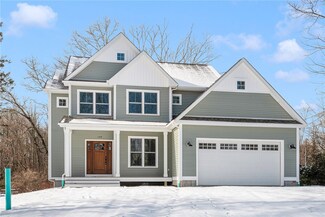 109 Sawdy Pond Ave, Tiverton, RI 02878