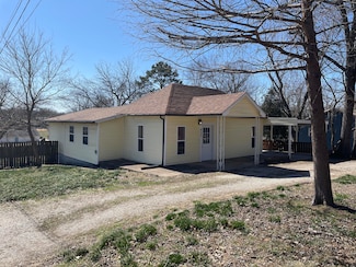435 E 2nd St, Mountain View, MO 65548