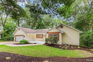 51971 Hinton Ln, Granger, IN 46530