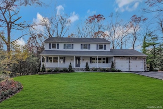43 Edcris Ln, Huntington, NY 11743