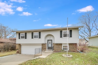 1418 Summit Dr, Lockport, IL 60441