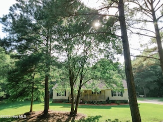331 Bright Acres Rd, Washington, NC 27889