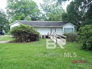 102 Hart St, Brewton, AL 36426