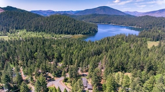 140 Bonanza Dr, Selma, OR 97538