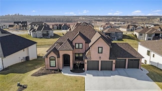 2171 NW Palisades Dr, Riverside, MO 64150