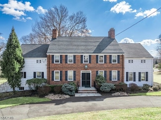 970 Nepawin Ln, Scotch Plains, NJ 07076