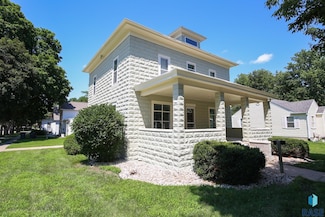 201 E Adams Ave, Luverne, MN 56156