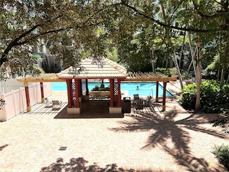 6001 SW 70th St Unit 252, South Miami, FL 33143