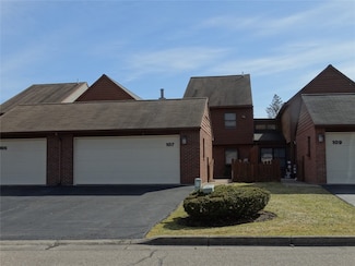 107 Patio Dr, Endicott, NY 13760