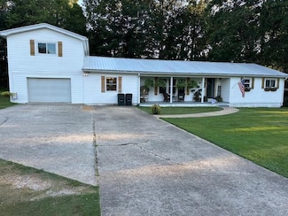 1807 30th St, Haleyville, AL 35565