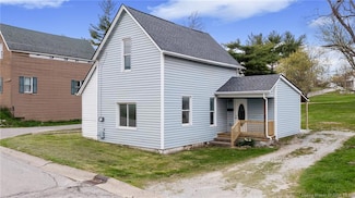 402 Salem Ave, Salem, IN 47167