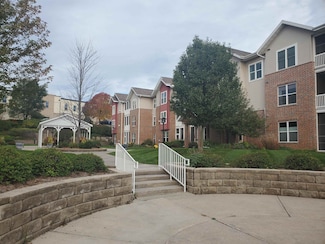 200 Femrite Dr Unit 211, Monona, WI 53716