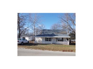 402 N Locust St, Jamesport, MO 64648