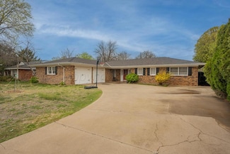 2605 10th Ave, Canyon, TX 79015