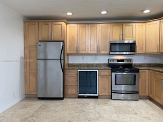 530 NE 15th Ct Unit 6, Fort Lauderdale, FL 33304