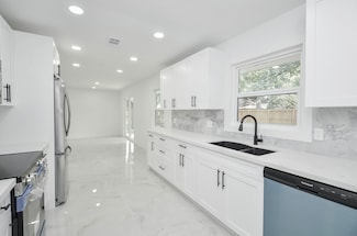 6107 Kuldell Dr, Houston, TX 77074