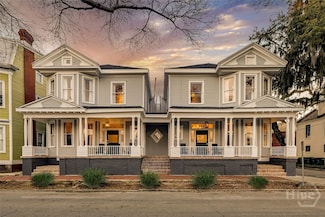 116 W Waldburg St, Savannah, GA 31401