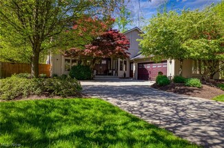 36660 Blackberry Cir, Solon, OH 44139