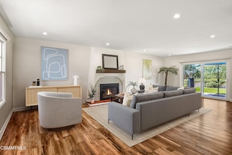 863 Falmouth St, Thousand Oaks, CA 91362