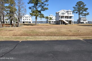61 Maritime Ct, Chocowinity, NC 27817