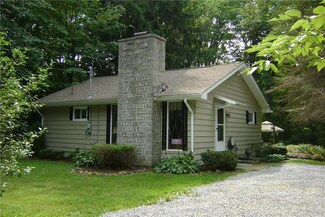 1747 Glenwood Dr, Jamestown, PA 16134