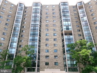 5904 Mount Eagle Dr Unit 210, Alexandria, VA 22303