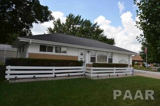 2404 W Forrest Hill Ave, Peoria, IL 61604