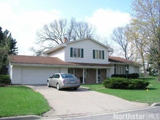 390 Rambler Ct, Saint Paul, MN 55113