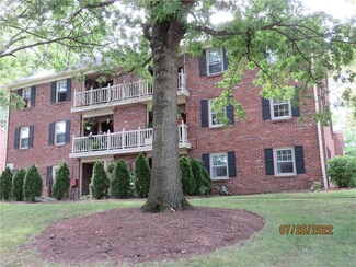 44 Gloucester Ct Unit 6B, Akron, OH 44313