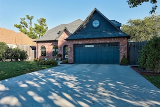 1123 Bedford Dr, Nichols Hills, OK 73116