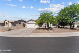 8902 N Soft Winds Dr, Tucson, AZ 85742