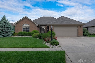 72 Black Walnut Dr, Springboro, OH 45066