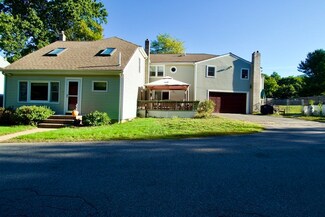 113 Center St, Groveland, MA 01834