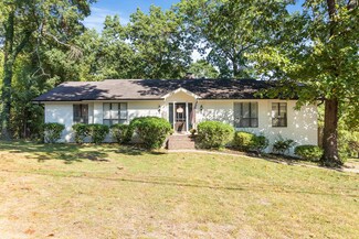 1925 Rock Bluff Rd, Hixson, TN 37343