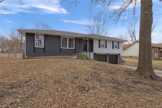 523 S Adams St, Raymore, MO 64083